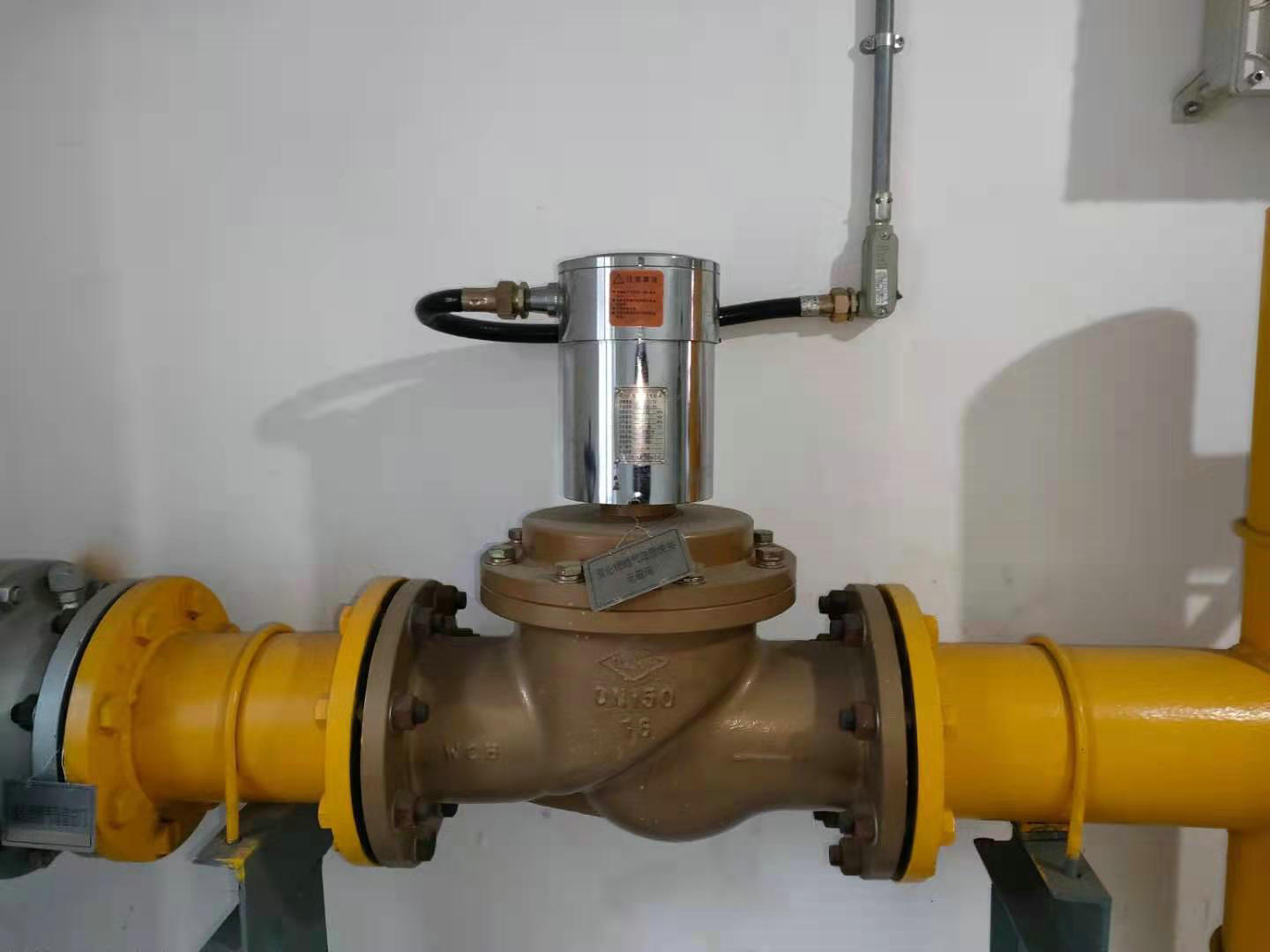 �e������ȼ��ܵ�����